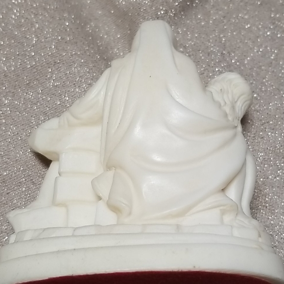 Vintage Made In Italy La Pieta Figurine - Picture 4 of 4